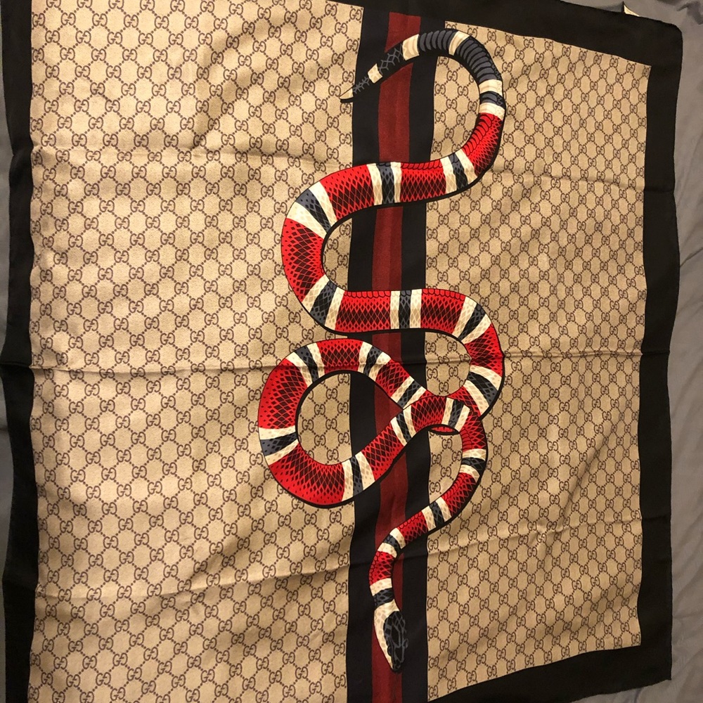 Gucci scarf